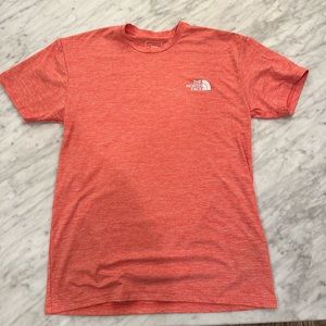 NO STAIN, BAD LIGHTING. men’s small red NORTH FACE teeshirt